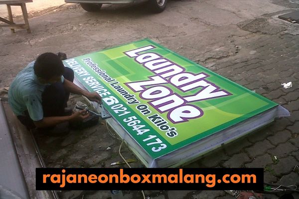 Cara Membuat Neon Box dari Banner