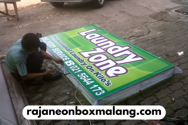 Neon Box Backlite di Malang