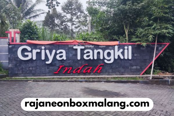 huruf timbul malang